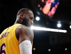 MK体育-Rookie新星突破纪录表现惊艳，湖人未来可期！的简单介绍