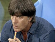 MK体育-高尔夫大奖赛上演强强对话，岭北貔貅队鏖战南城灰熊队，多点开花奏效；二次进攻频频奏效的简单介绍