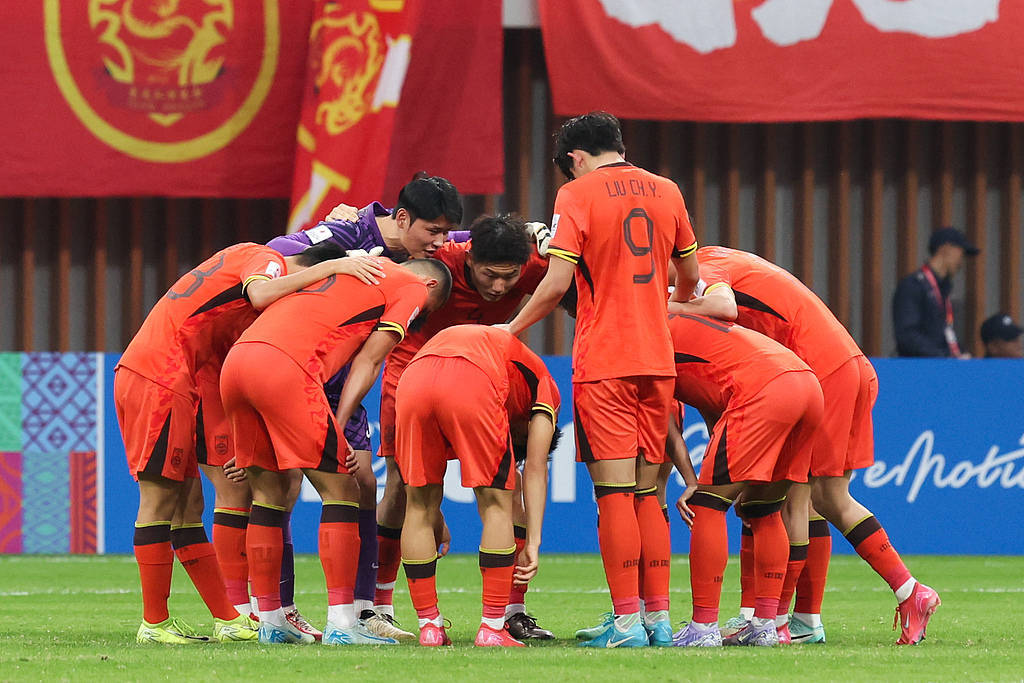 MKSPORTS-包含赛地聚焦——荷甲窗口期热度飙升，深圳男篮战术微调，话题不断，年轻球员得到机会的词条