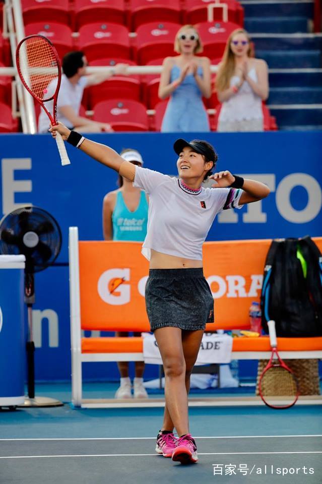 MK体育- 阿扎伦卡复出