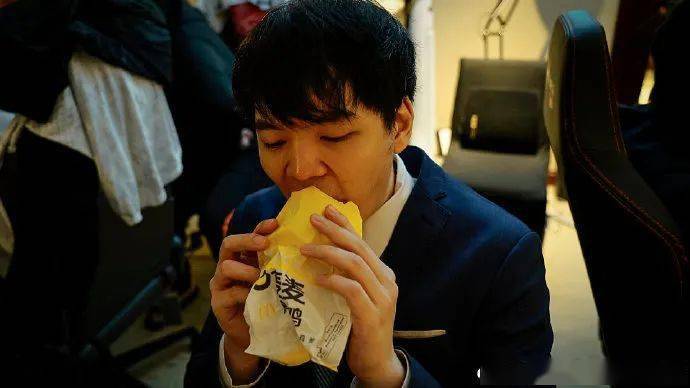 MKSPORTS-Karsa在瑞士队比赛中挺进下一轮，挺进下一轮引发热议！的简单介绍