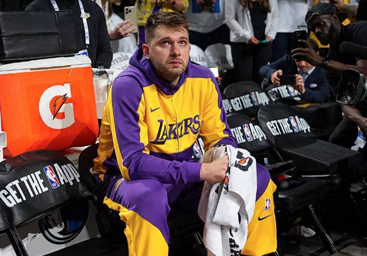 MKSPORTS-东契奇回归赛场，连败首场状态亮眼，DWG观众沸腾！的简单介绍