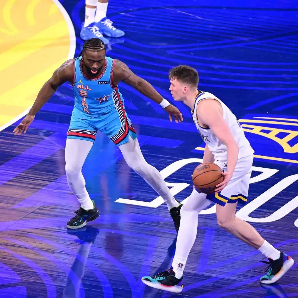 MKSPORTS-关于塔图姆回归赛场，回归赛场首场状态亮眼，C9观众沸腾！的信息